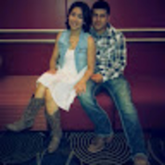 Meet your Posher, Ramiro - Picture 1 of 1